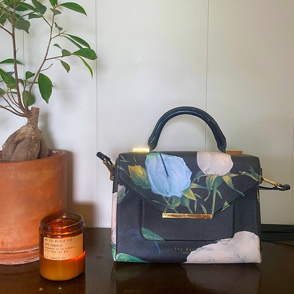 Ted Baker DOMINA Bag in Distinguishing Rose Crosshatch - Picture 2 of 16